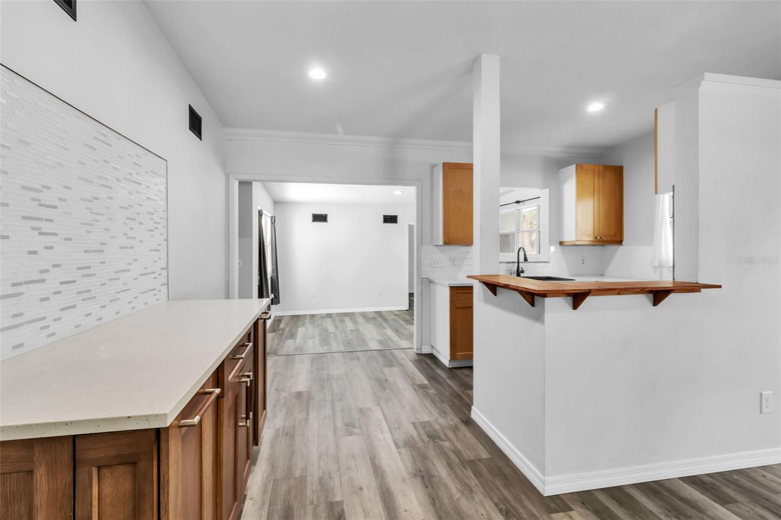 Image 33 of 61 For 2317 2nd Avenue E