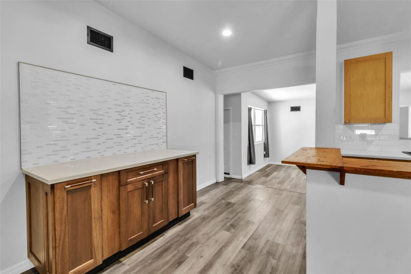 Image 34 of 61 For 2317 2nd Avenue E