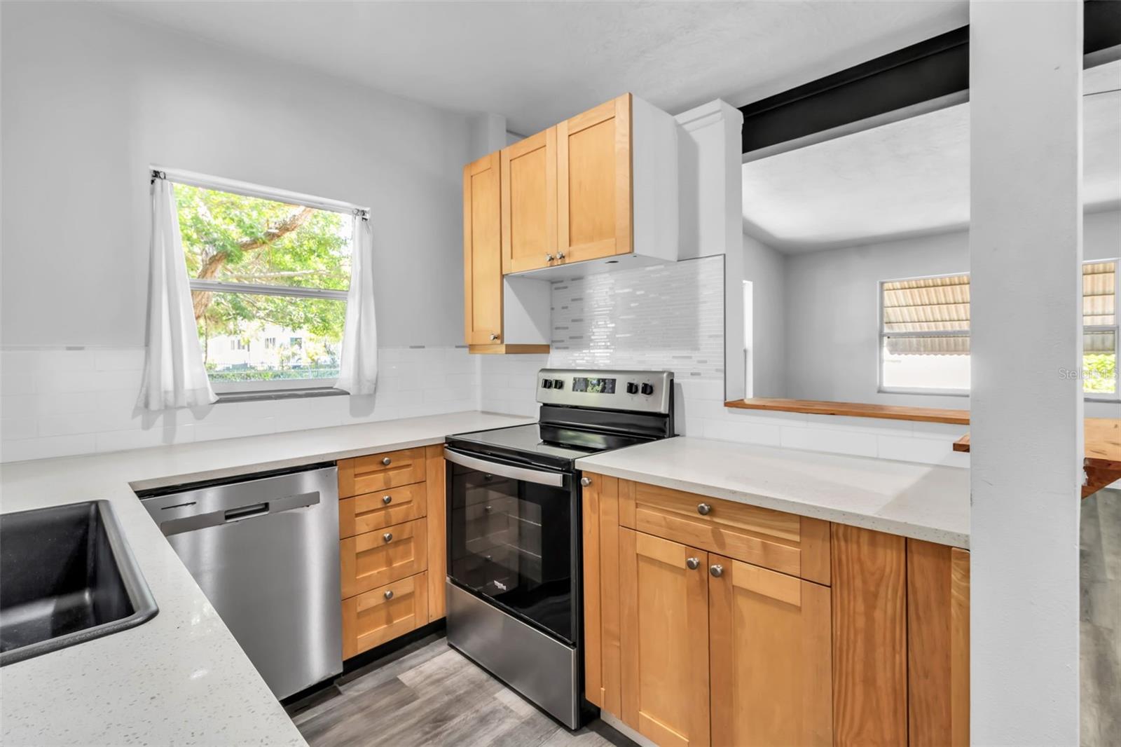 Image 37 of 61 For 2317 2nd Avenue E