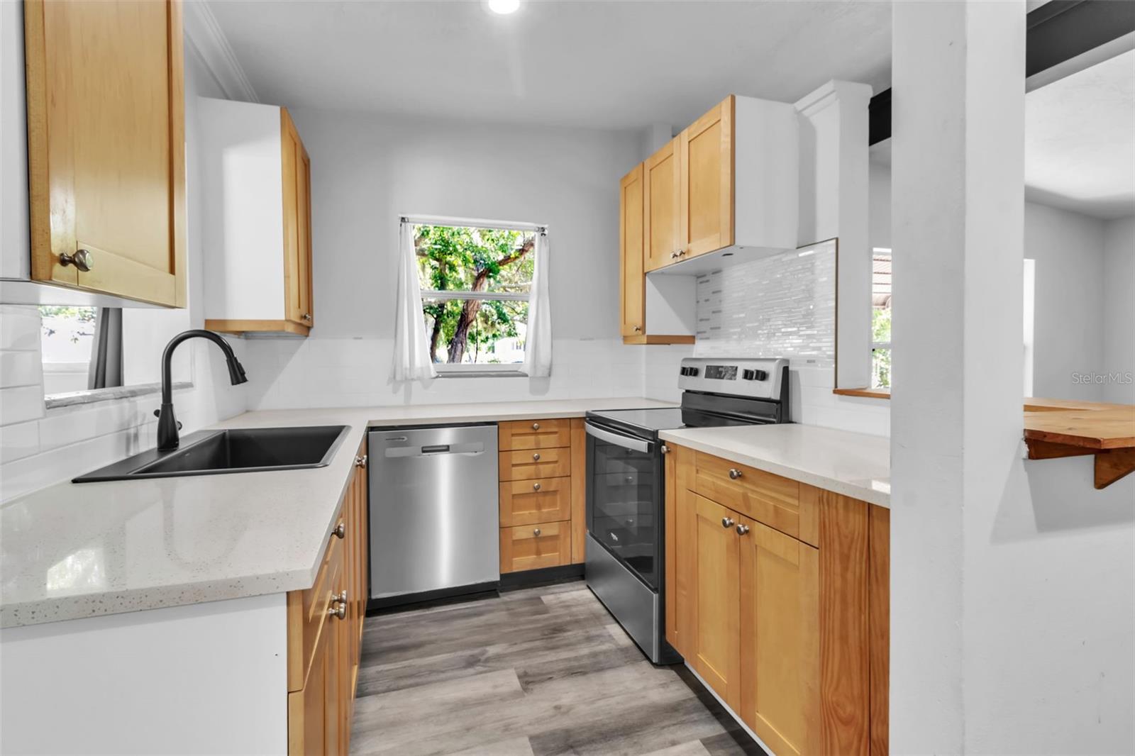 Image 40 of 61 For 2317 2nd Avenue E