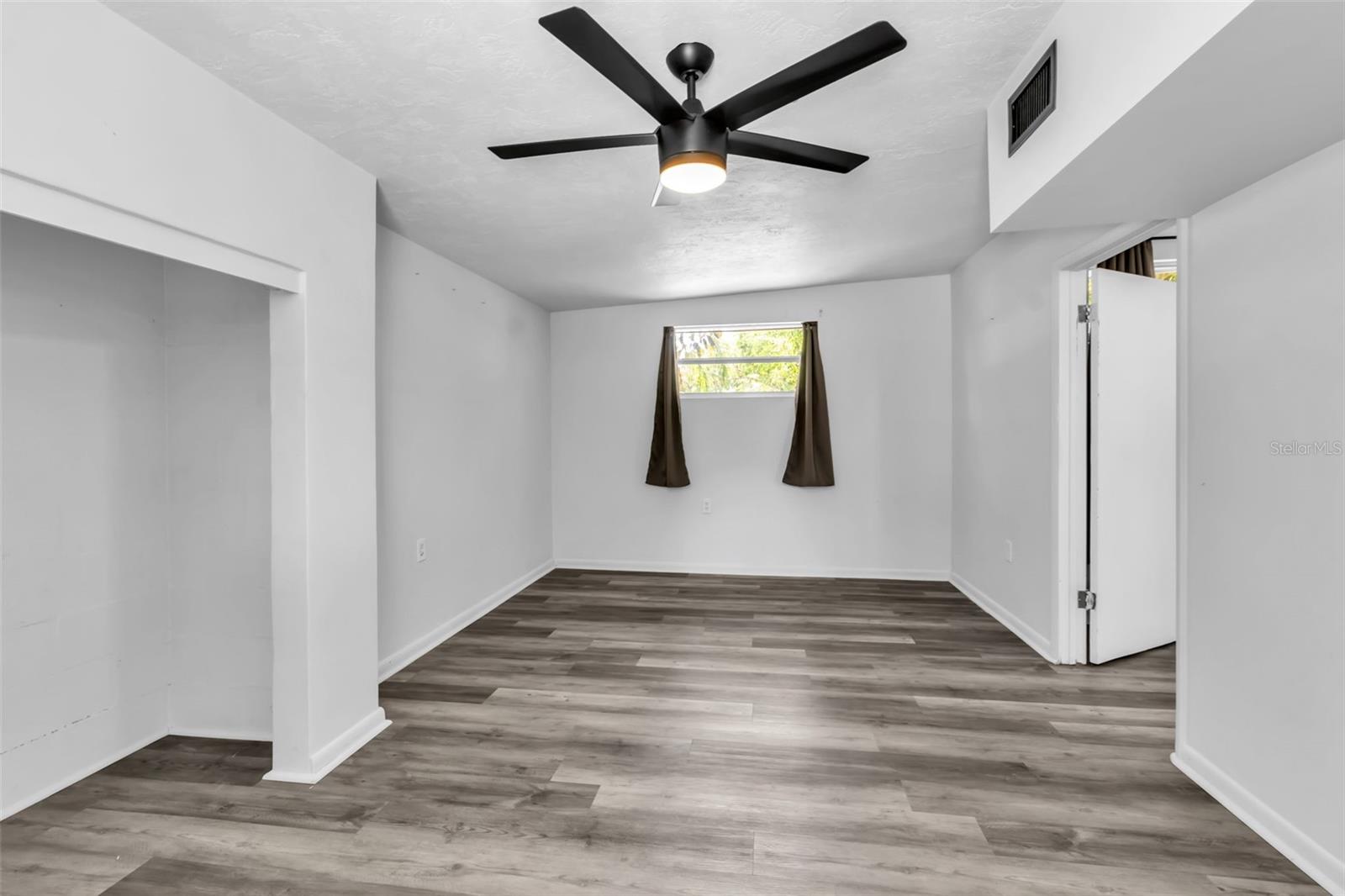 Image 50 of 61 For 2317 2nd Avenue E