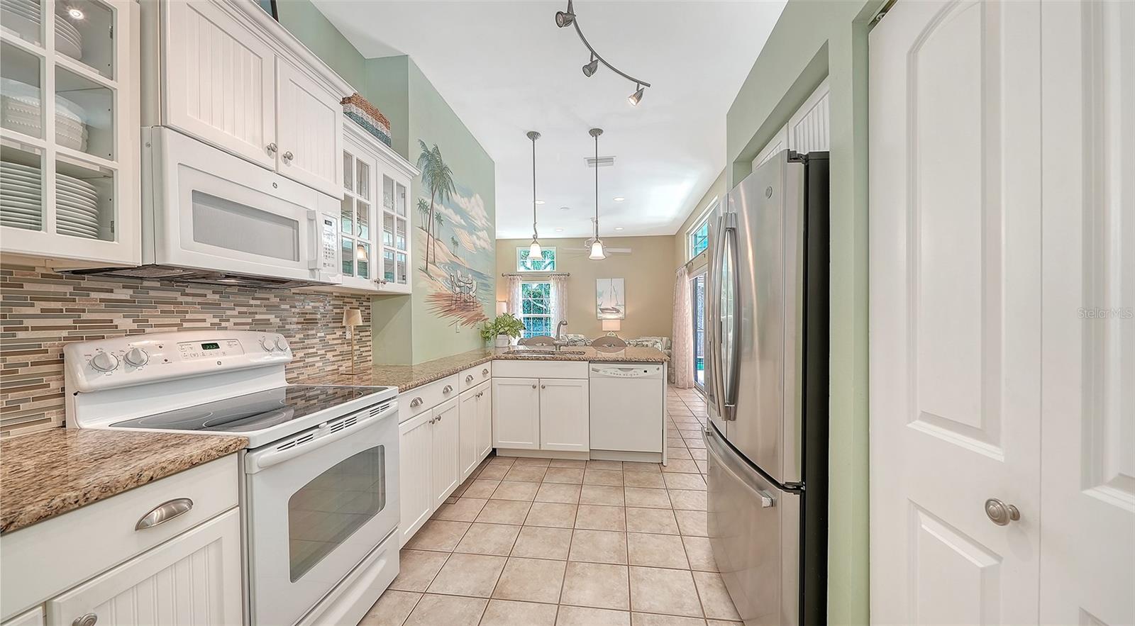 Image 12 of 47 For 3728 71st Terrace E