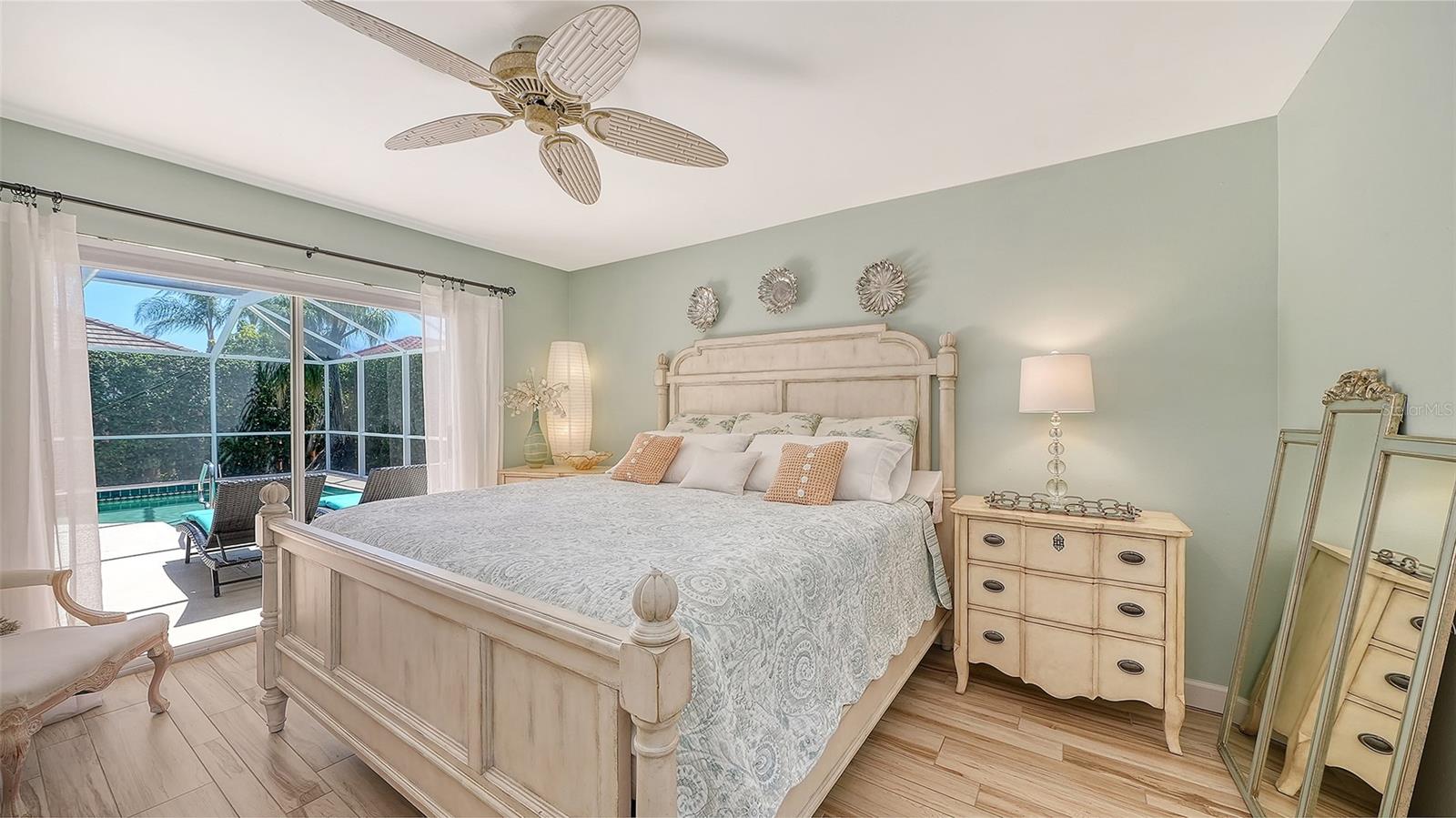 Image 21 of 47 For 3728 71st Terrace E