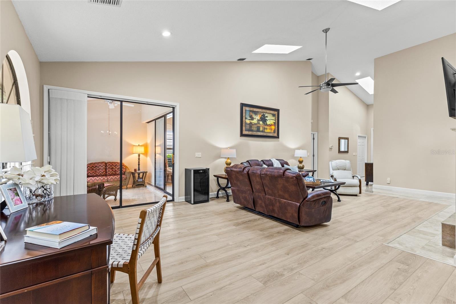 Image 10 of 72 For 4601 Las Brisas Lane