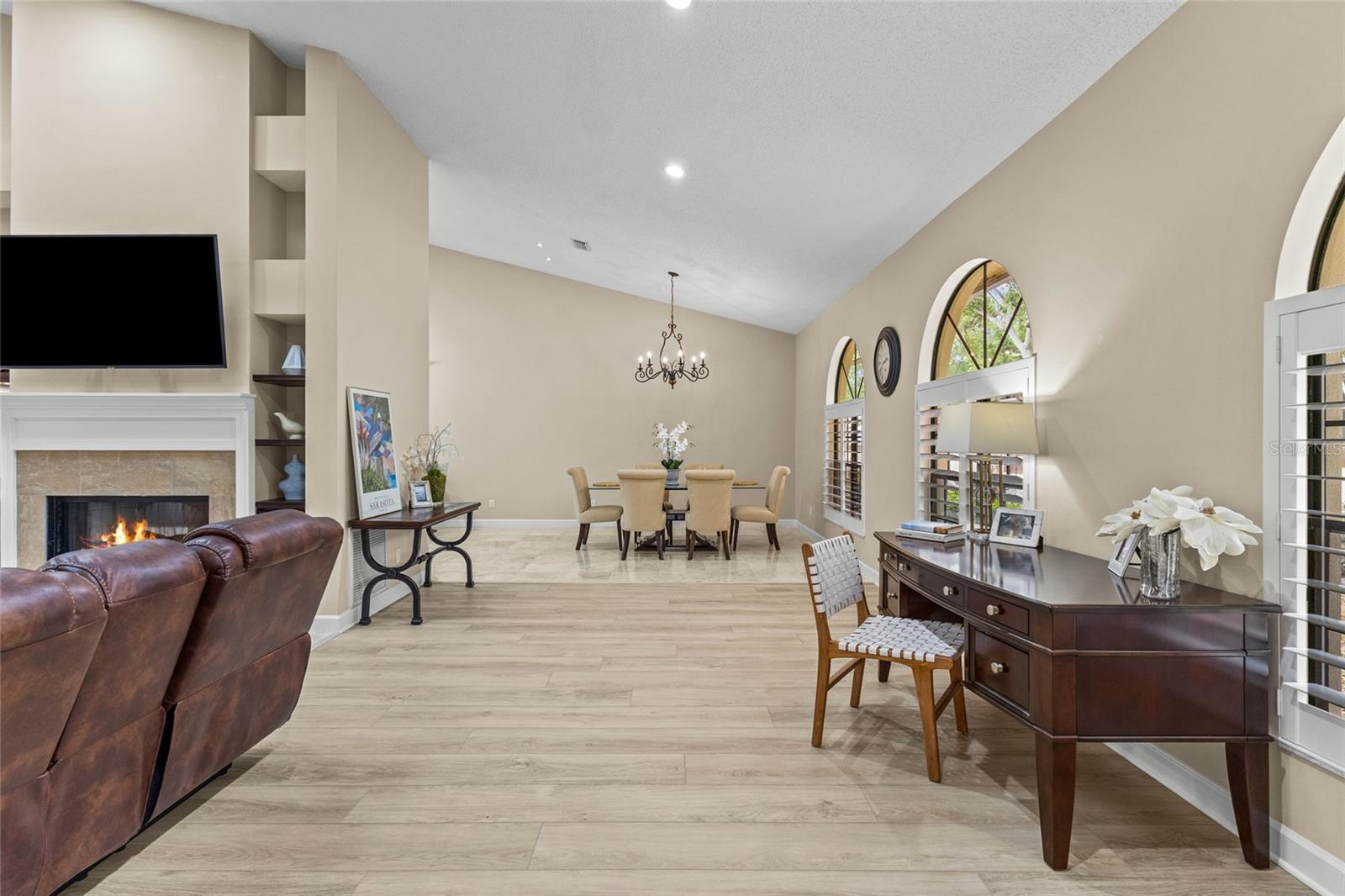 Image 11 of 72 For 4601 Las Brisas Lane
