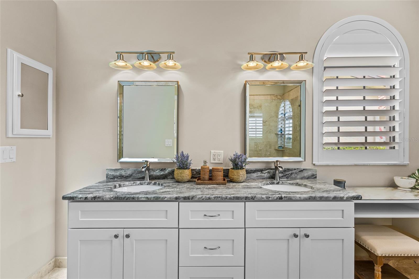 Image 28 of 72 For 4601 Las Brisas Lane