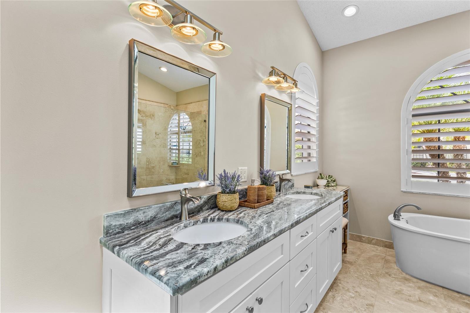 Image 29 of 72 For 4601 Las Brisas Lane