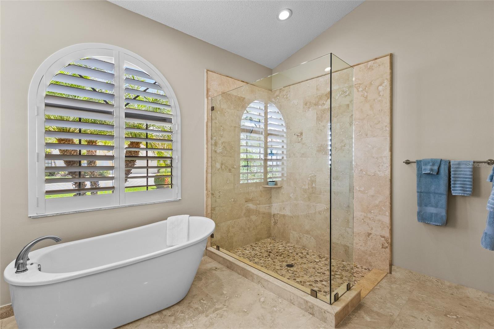 Image 32 of 72 For 4601 Las Brisas Lane