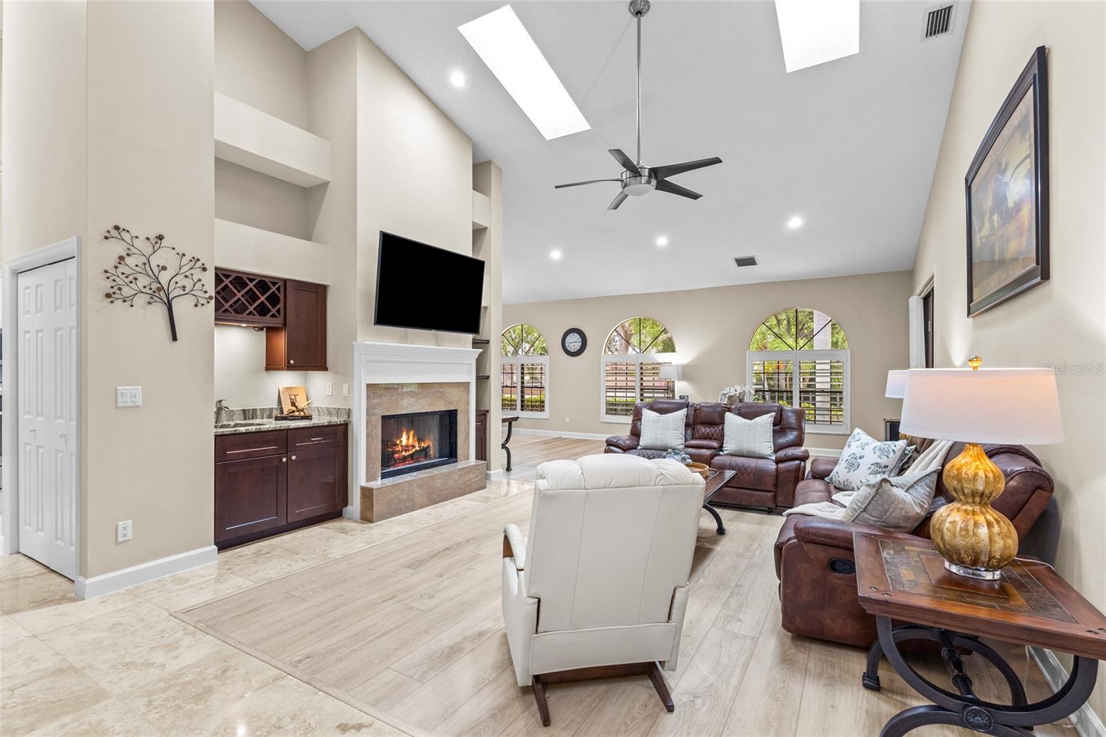 Image 7 of 72 For 4601 Las Brisas Lane
