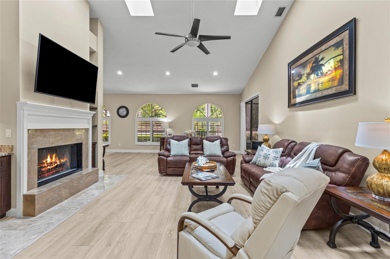 Image 8 of 72 For 4601 Las Brisas Lane