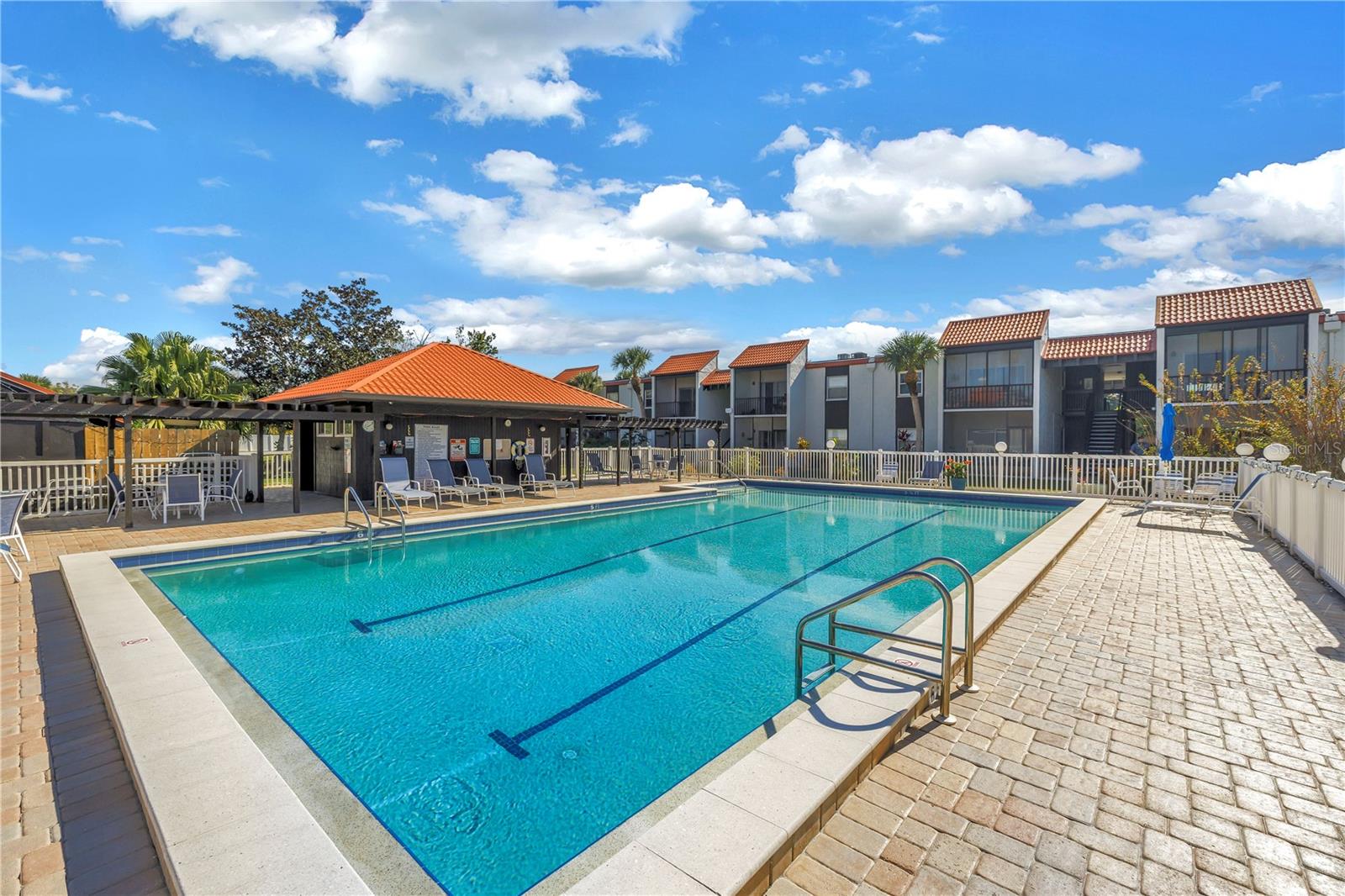 Image 31 of 41 For 3269 Beneva Road 102