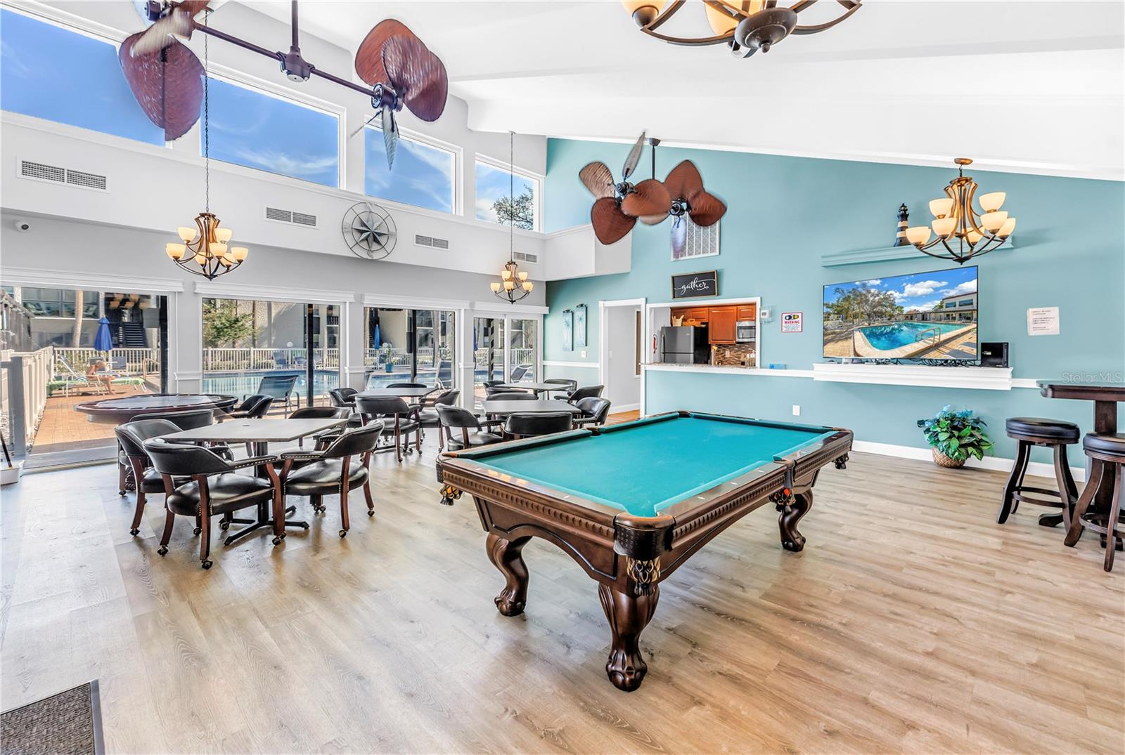 Image 36 of 41 For 3269 Beneva Road 102