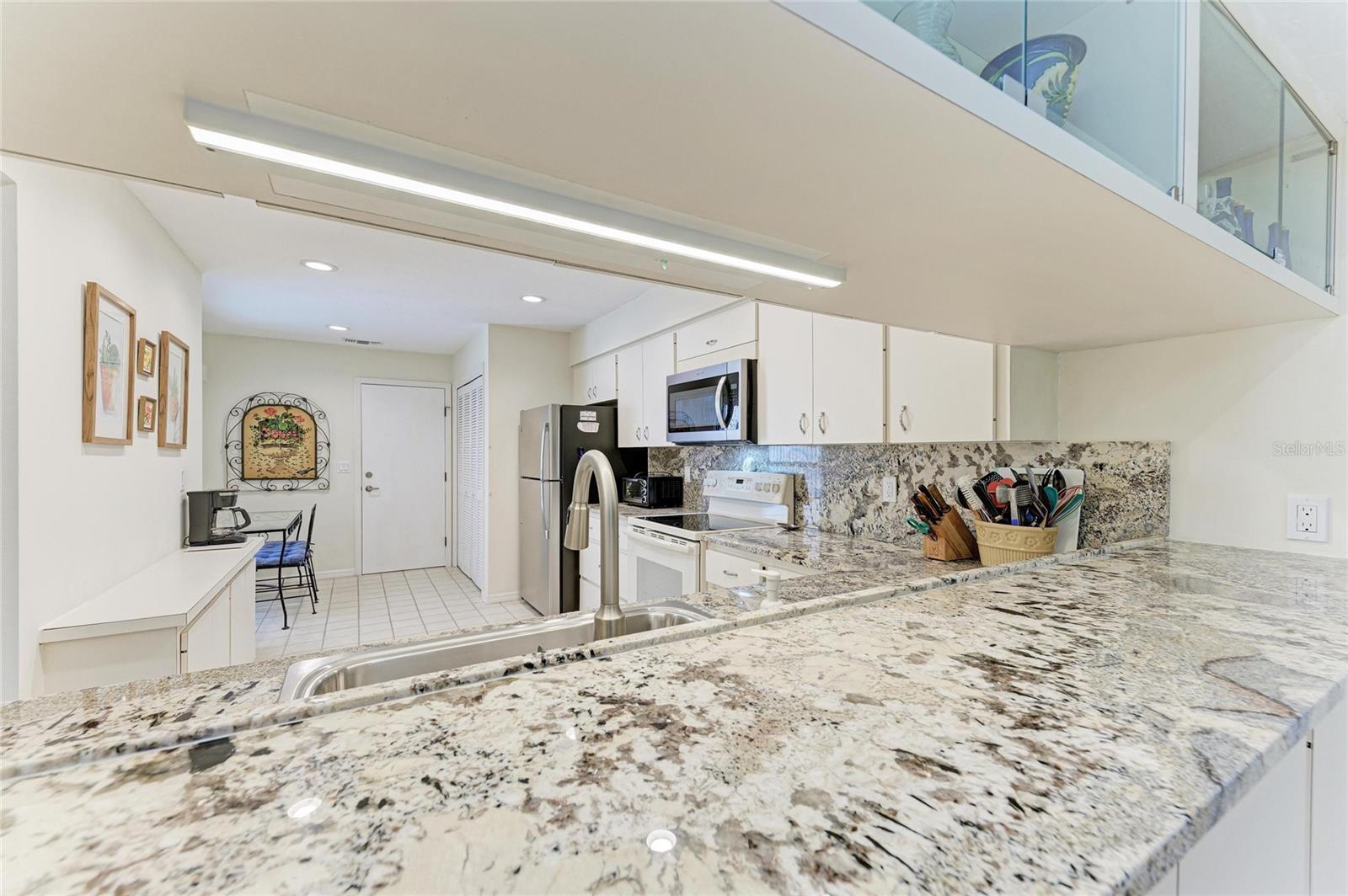 Image 13 of 46 For 3946 Wilshire Circle E 168