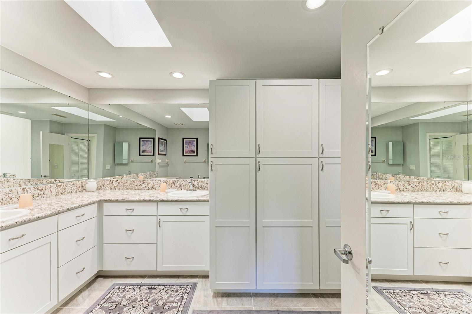 Image 25 of 46 For 3946 Wilshire Circle E 168