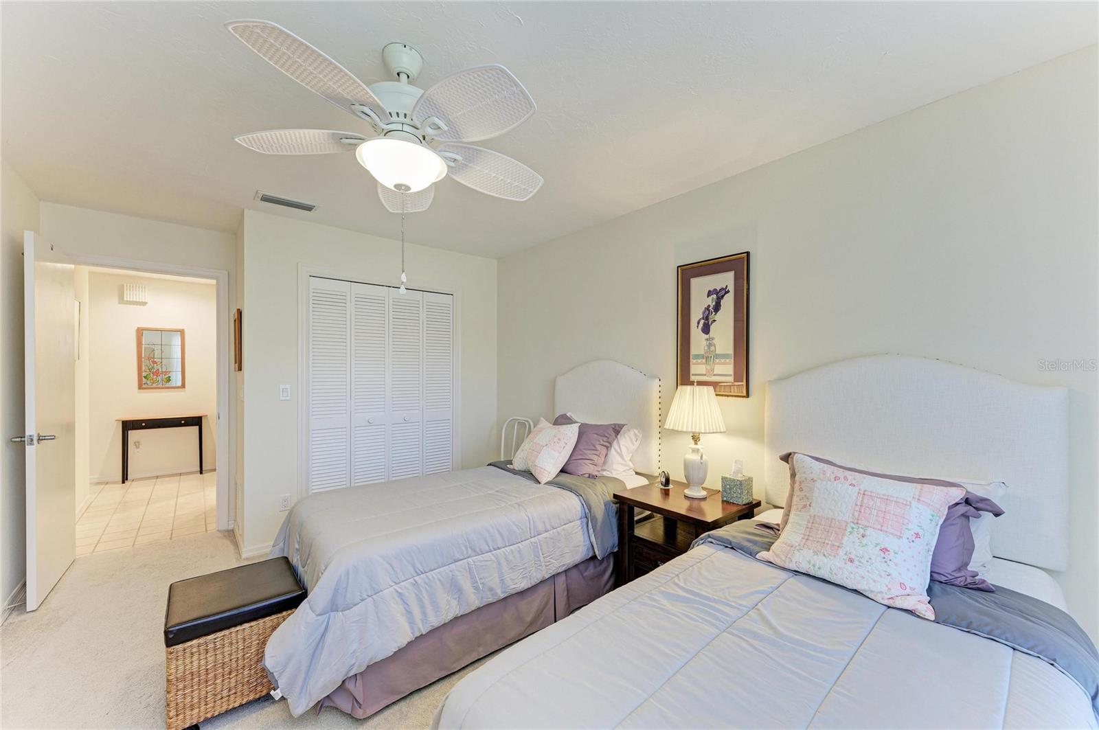 Image 29 of 46 For 3946 Wilshire Circle E 168