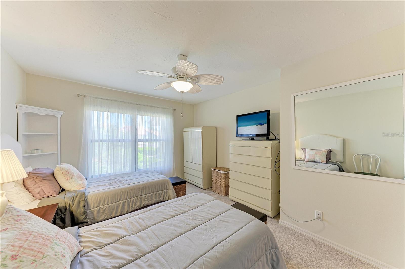 Image 30 of 46 For 3946 Wilshire Circle E 168