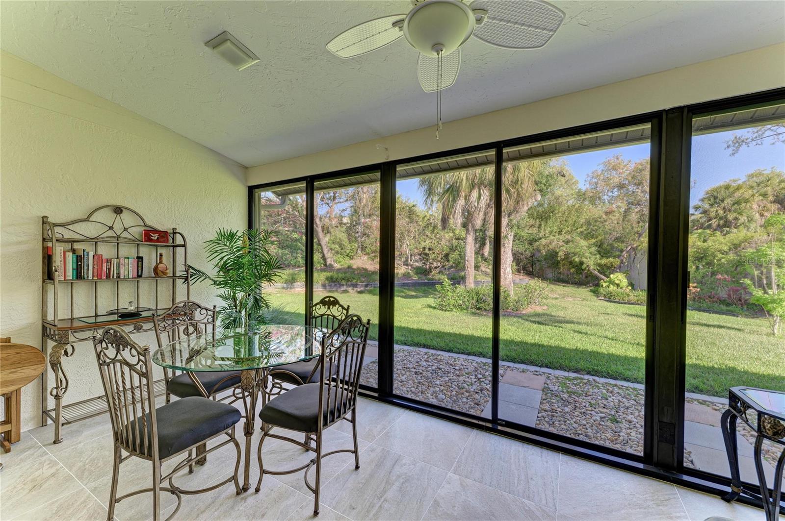 Image 40 of 46 For 3946 Wilshire Circle E 168