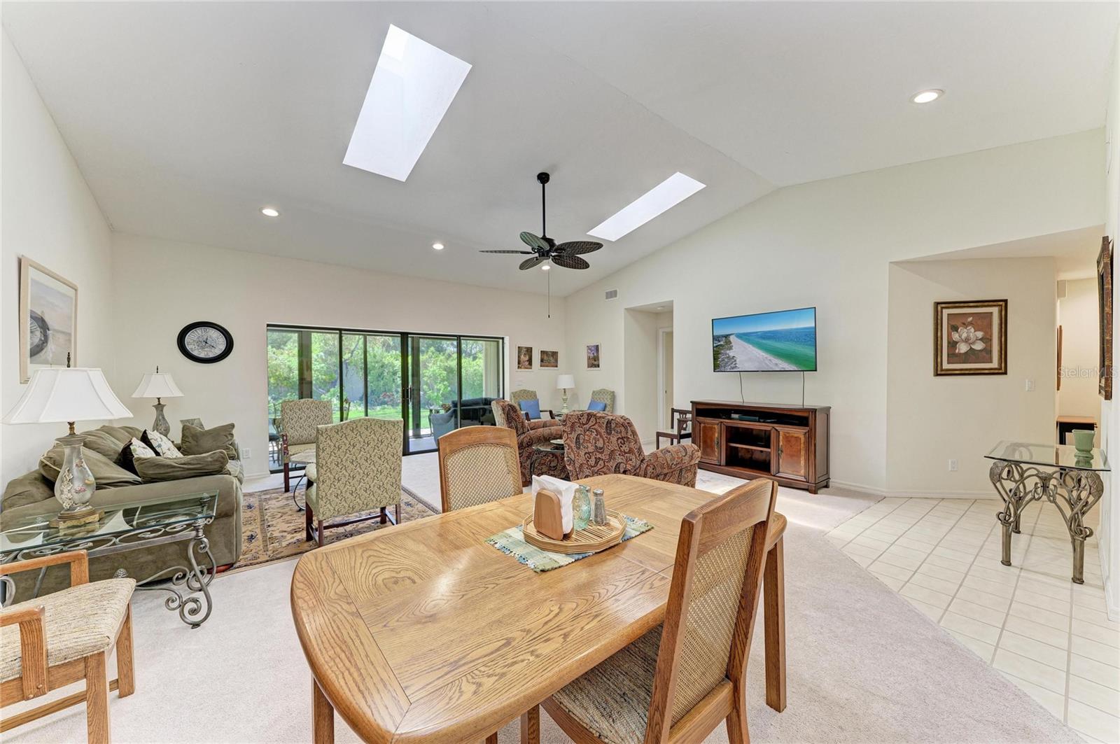 Image 9 of 46 For 3946 Wilshire Circle E 168