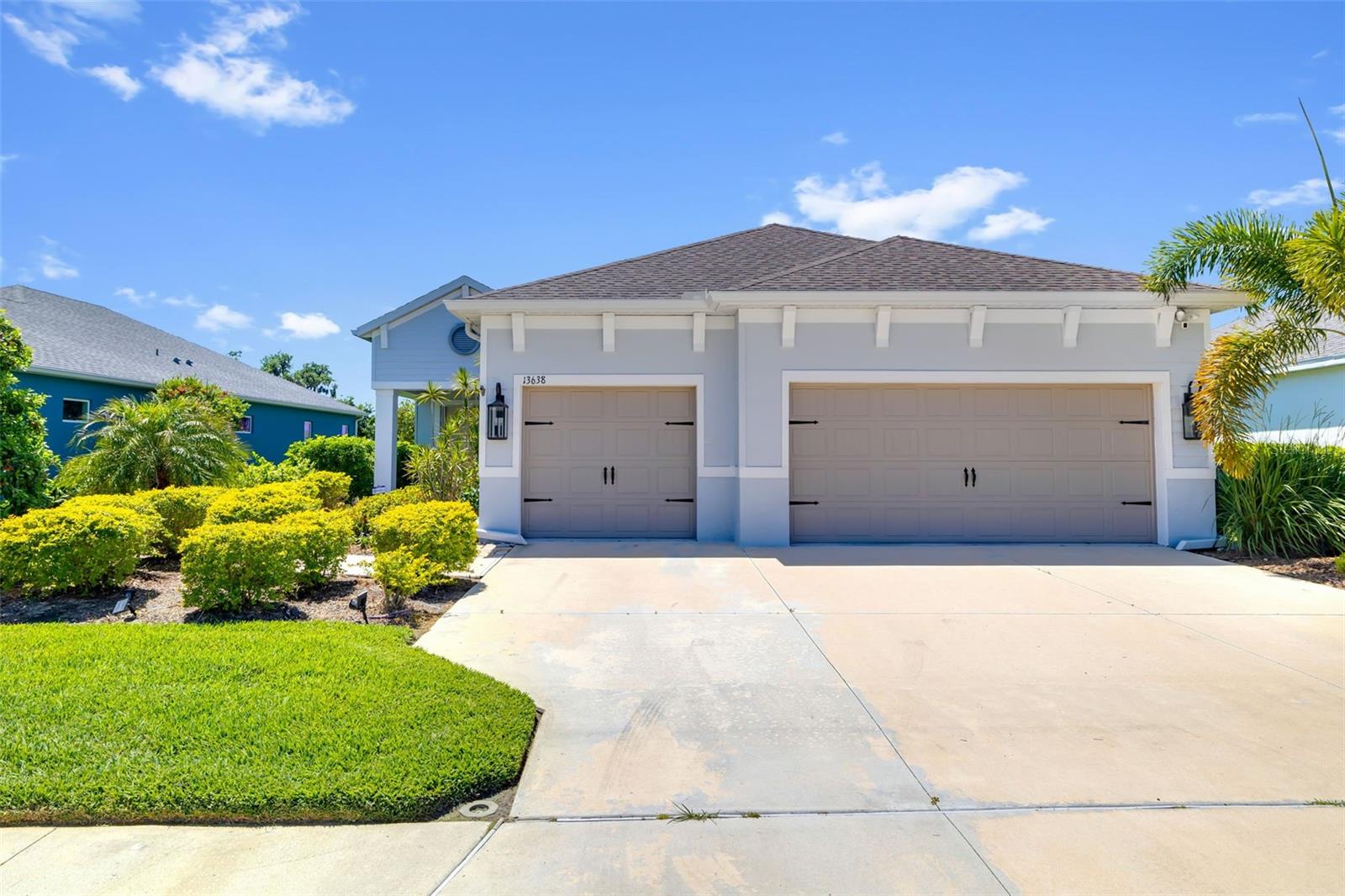 Image 4 of 74 For 13638 Old Creek Ct