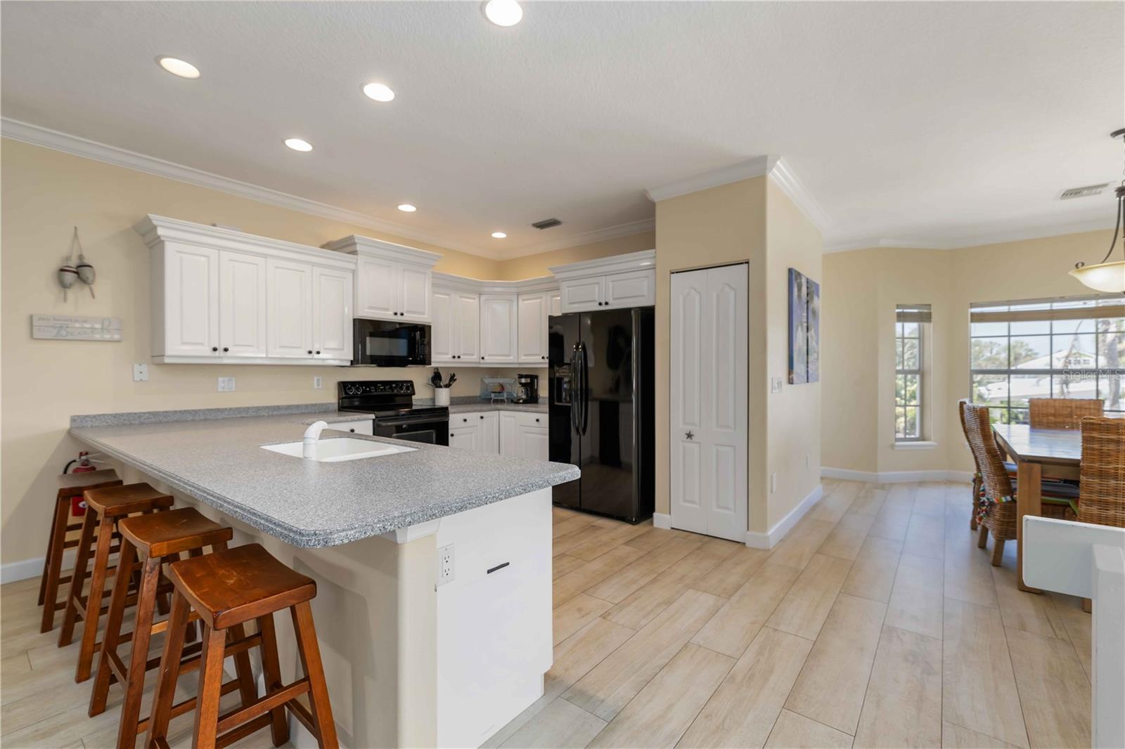 Image 16 of 67 For 215 81st Street