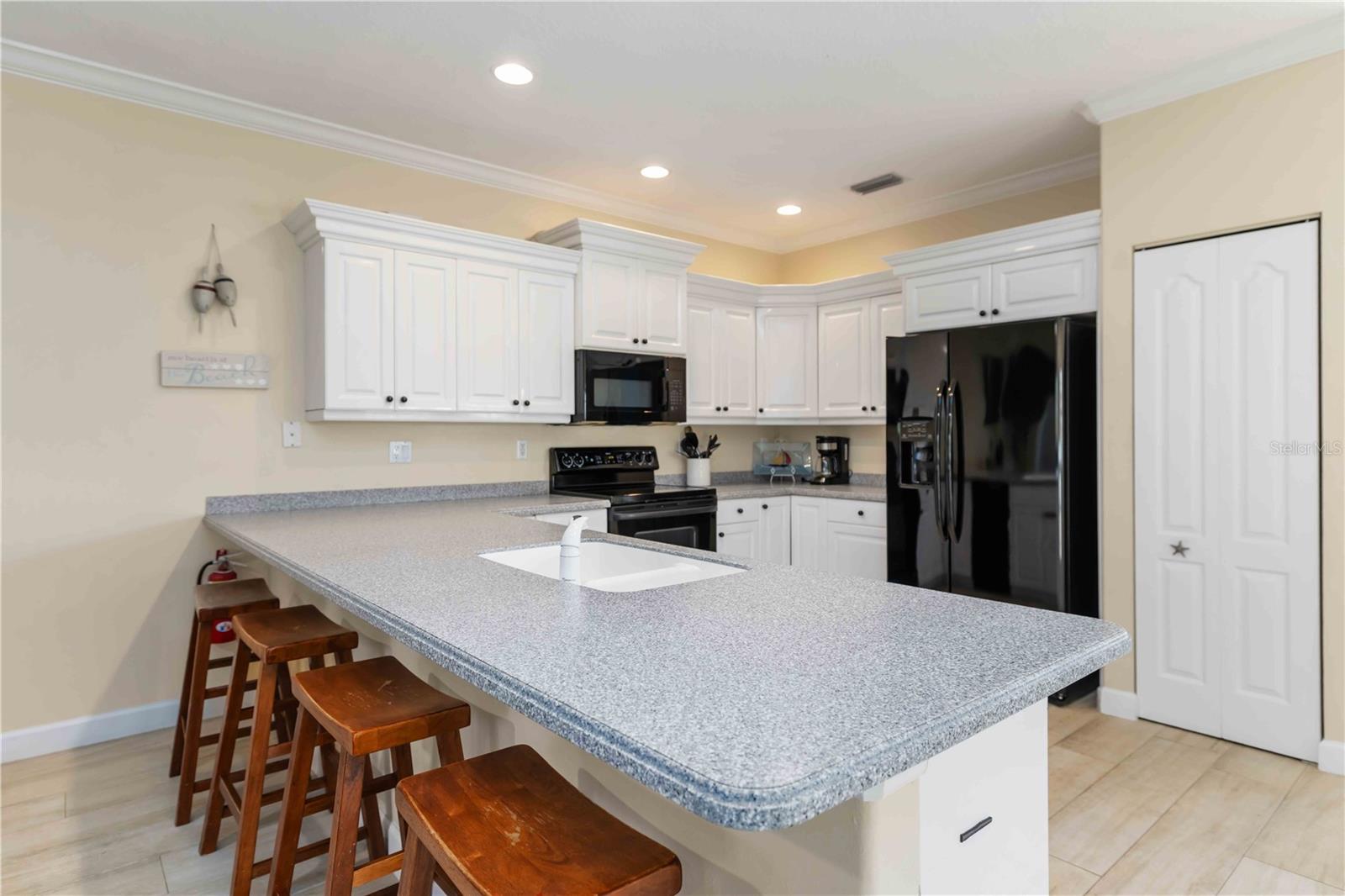 Image 17 of 67 For 215 81st Street