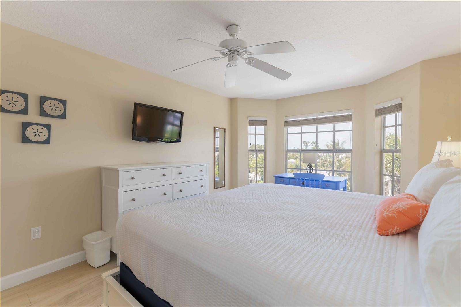 Image 32 of 67 For 215 81st Street