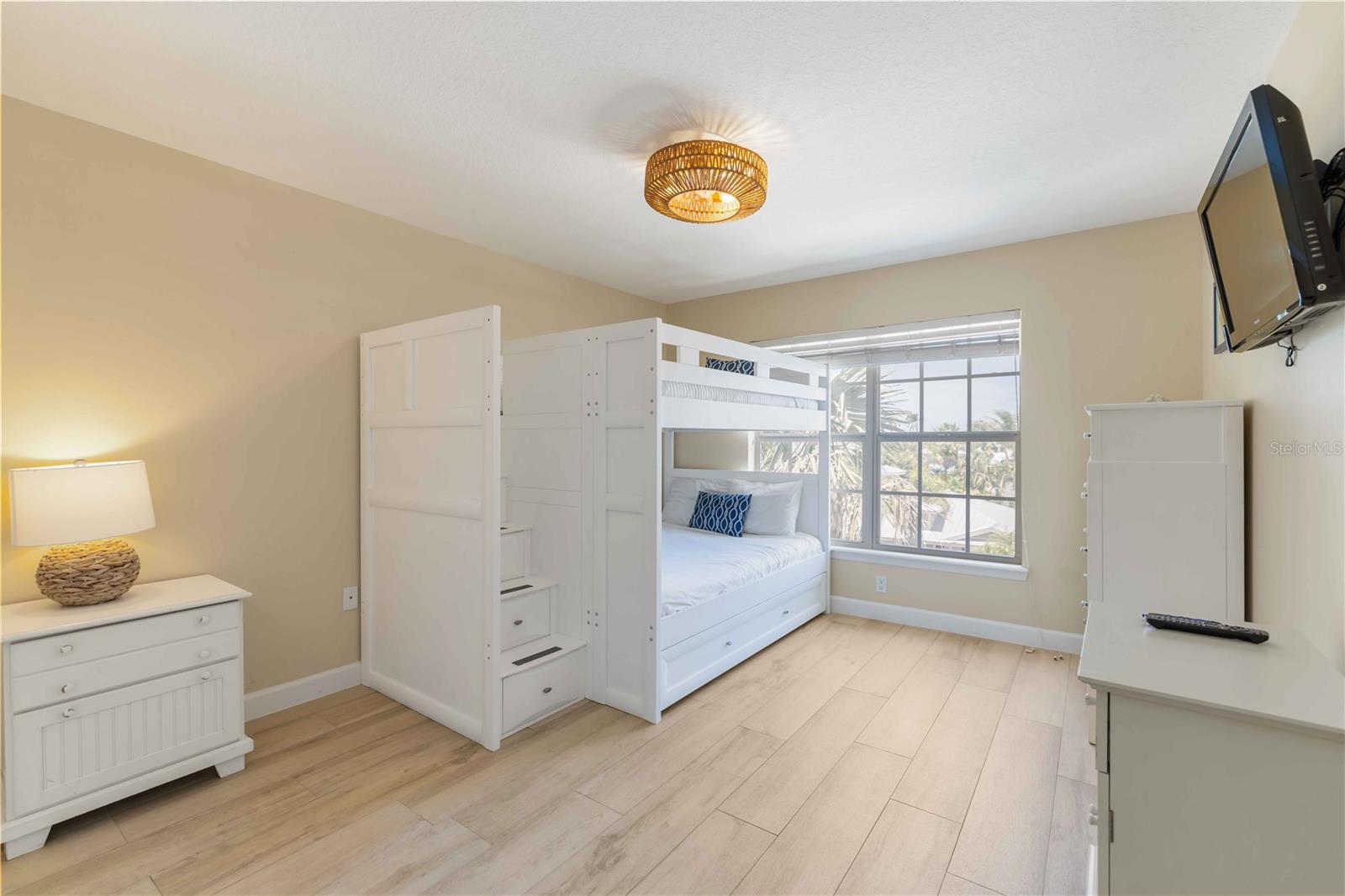 Image 35 of 67 For 215 81st Street