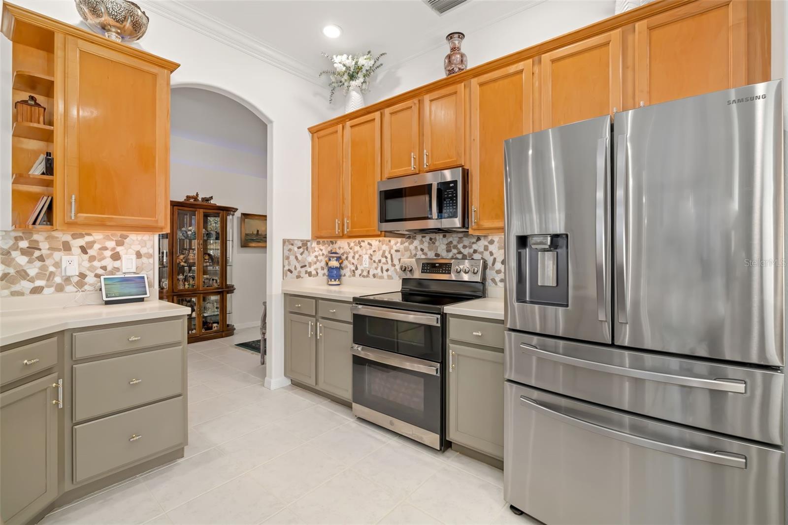 Image 17 of 62 For 6413 Grand Point Avenue