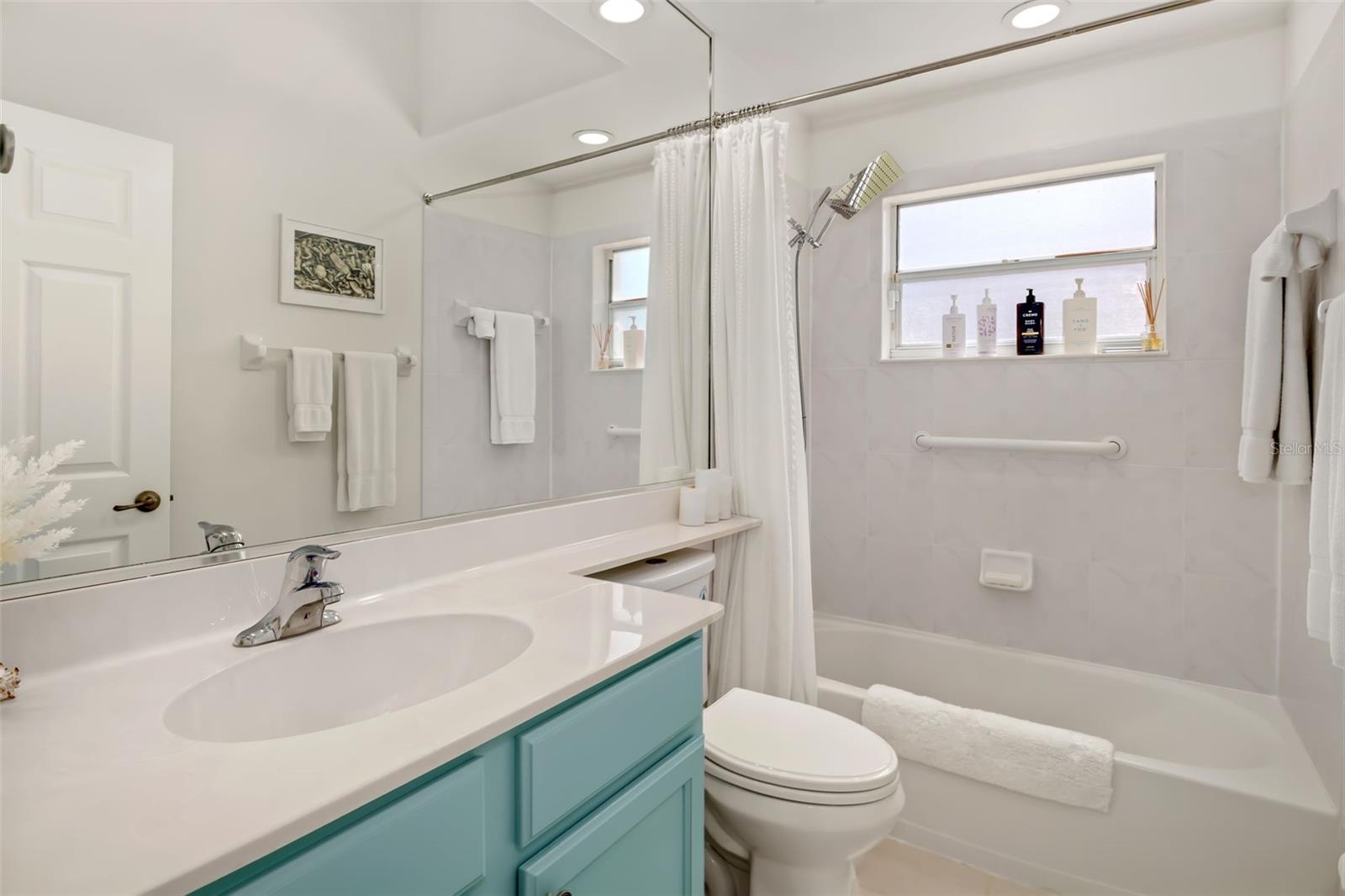 Image 26 of 62 For 6413 Grand Point Avenue