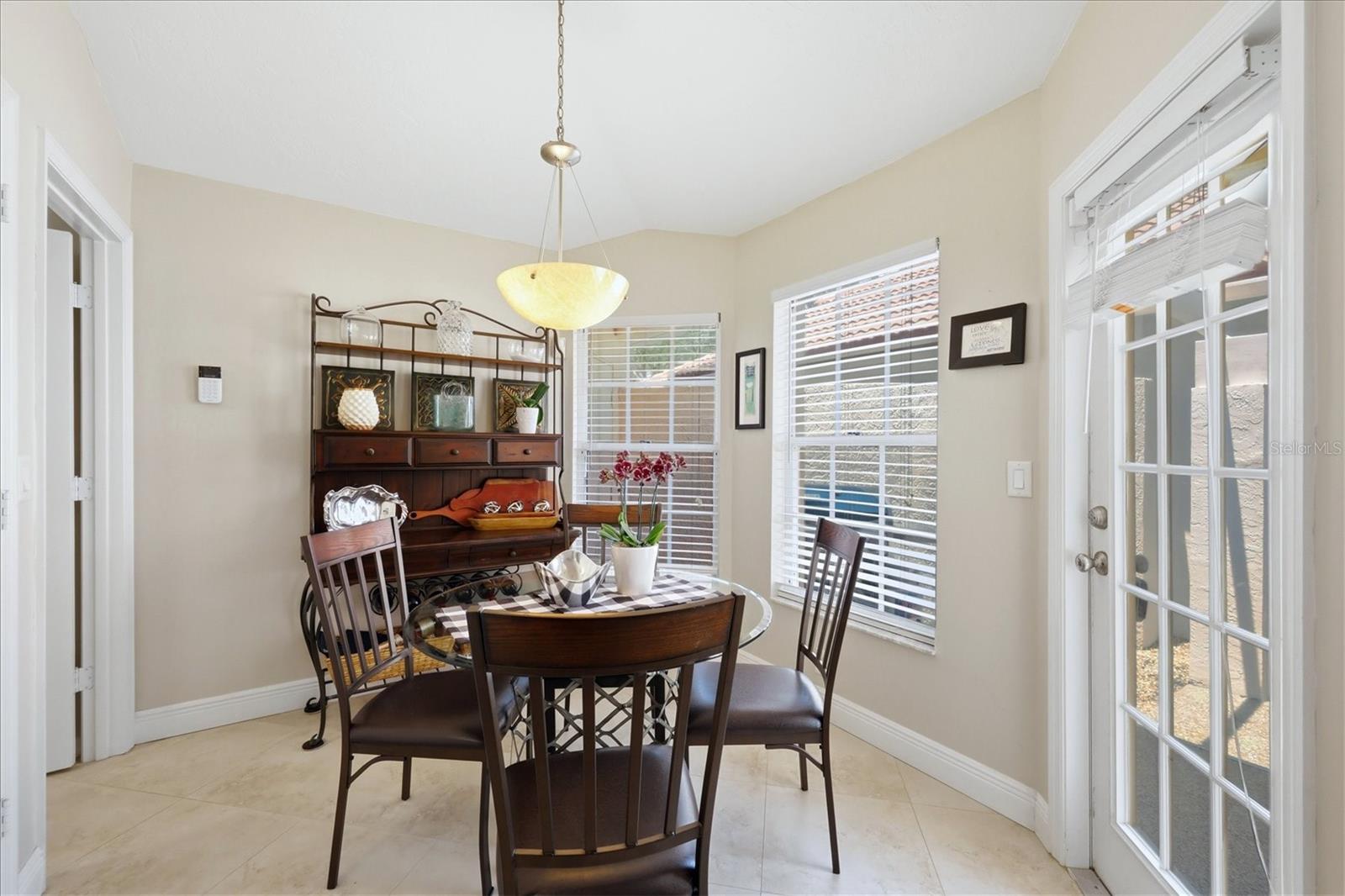 Image 12 of 40 For 4068 Lyndhurst Court