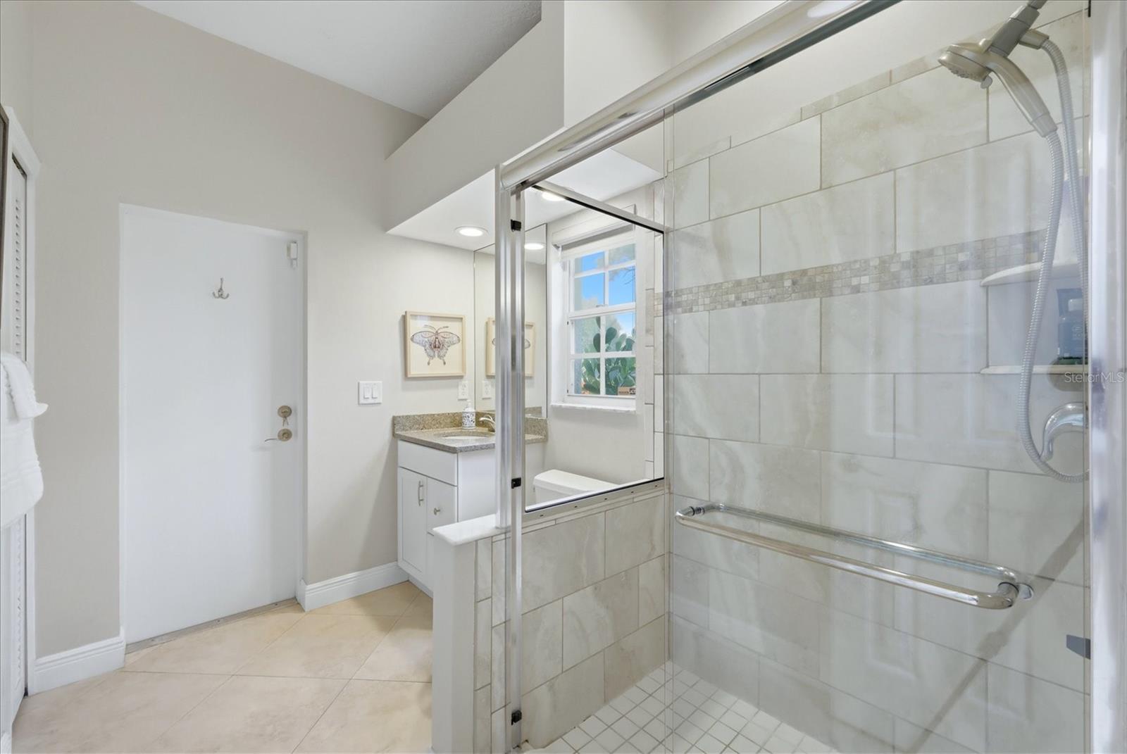 Image 17 of 40 For 4068 Lyndhurst Court