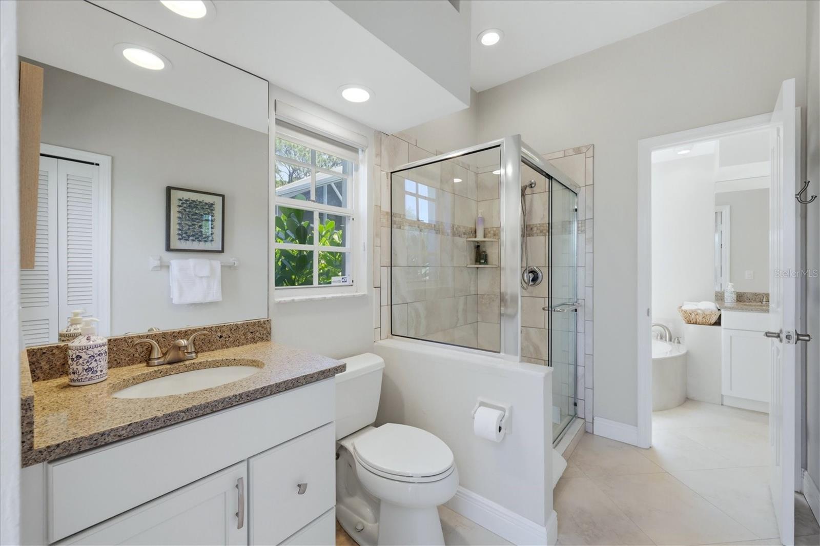 Image 18 of 40 For 4068 Lyndhurst Court