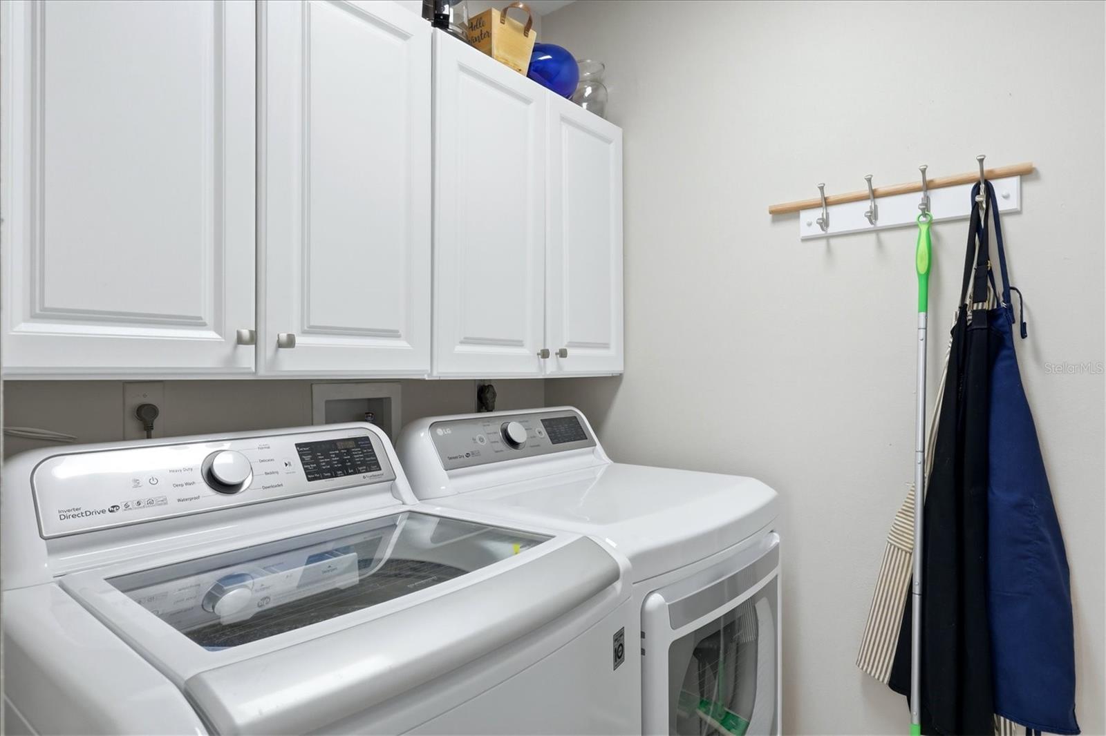 Image 22 of 40 For 4068 Lyndhurst Court