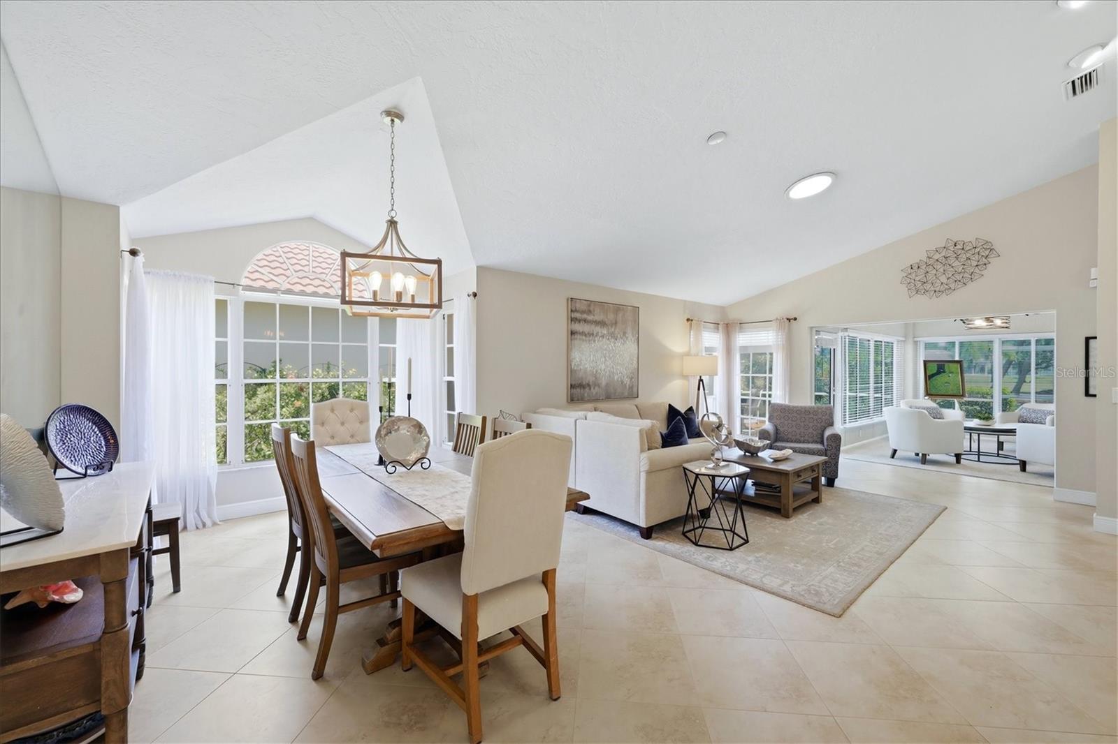 Image 3 of 40 For 4068 Lyndhurst Court