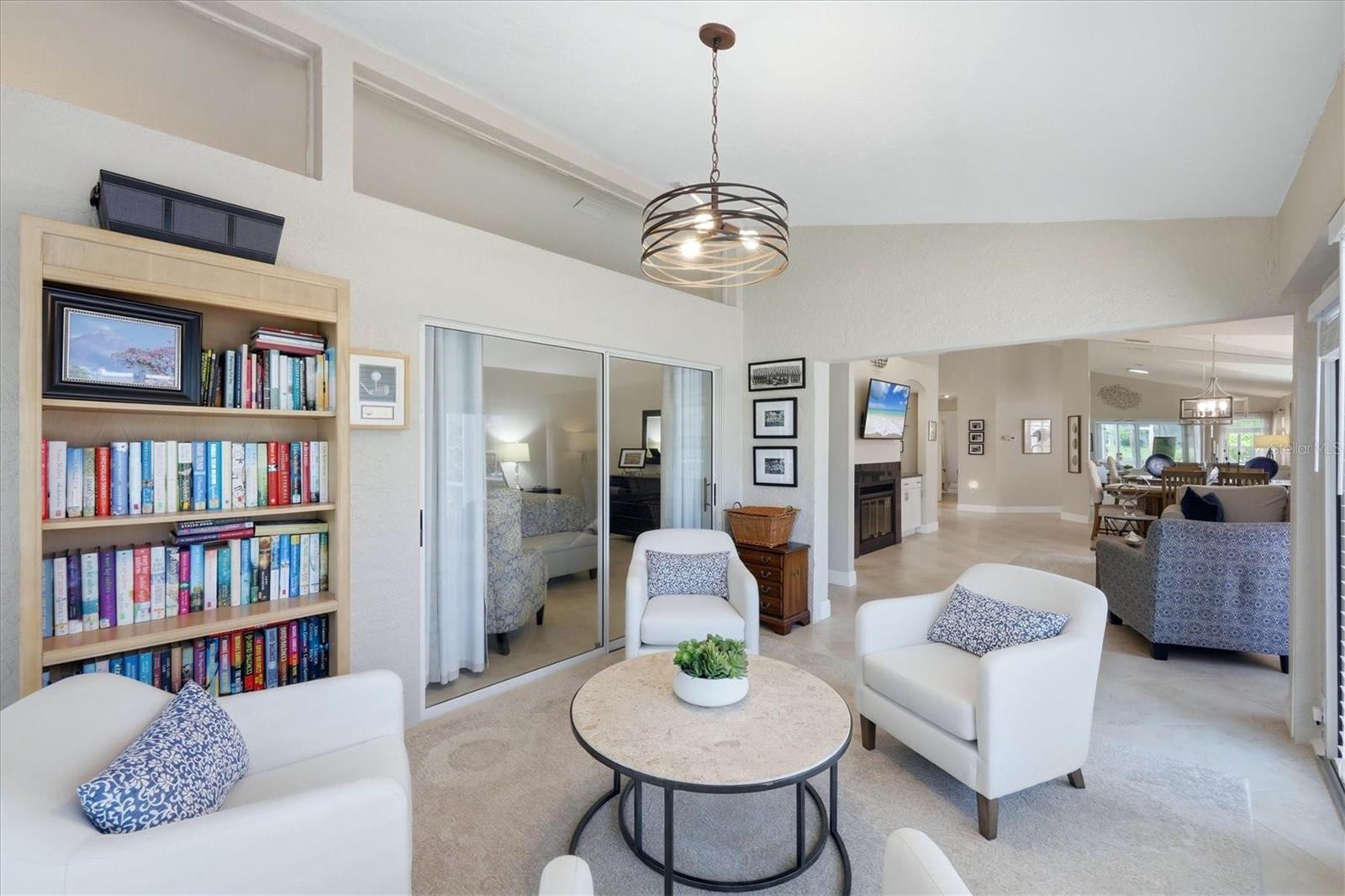 Image 8 of 40 For 4068 Lyndhurst Court