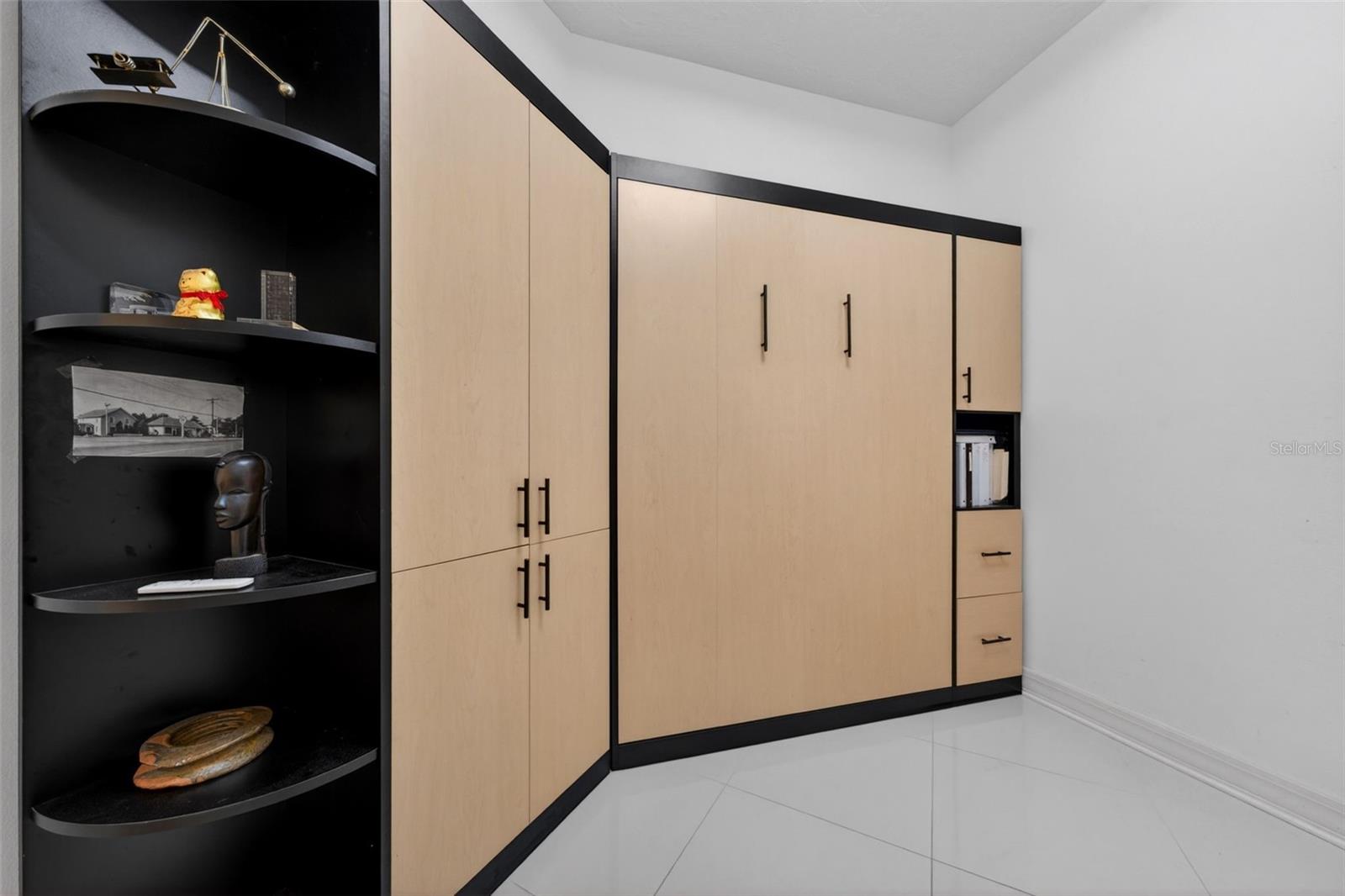 Image 11 of 78 For 340 Palm Avenue 14