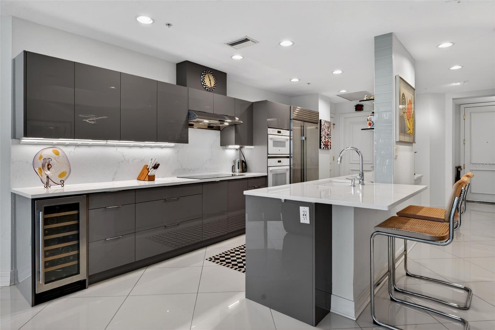 Image 15 of 78 For 340 Palm Avenue 14