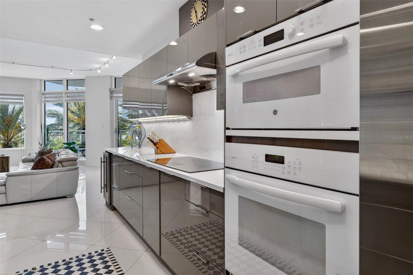 Image 16 of 78 For 340 Palm Avenue 14