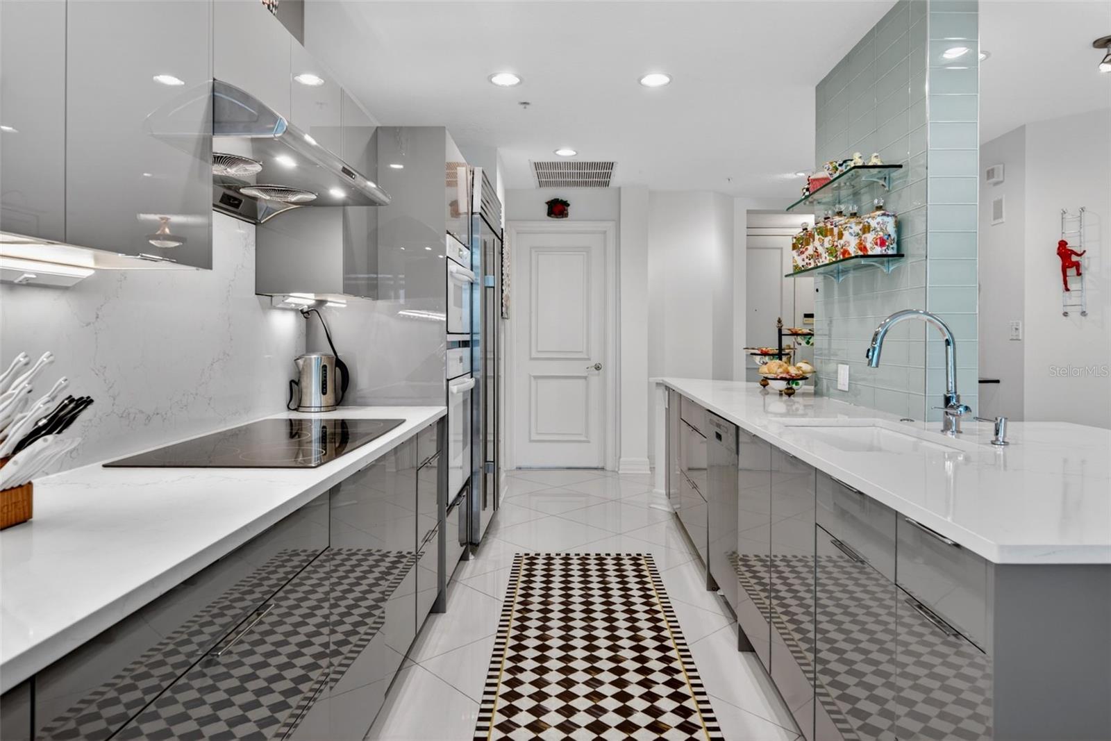 Image 18 of 78 For 340 Palm Avenue 14