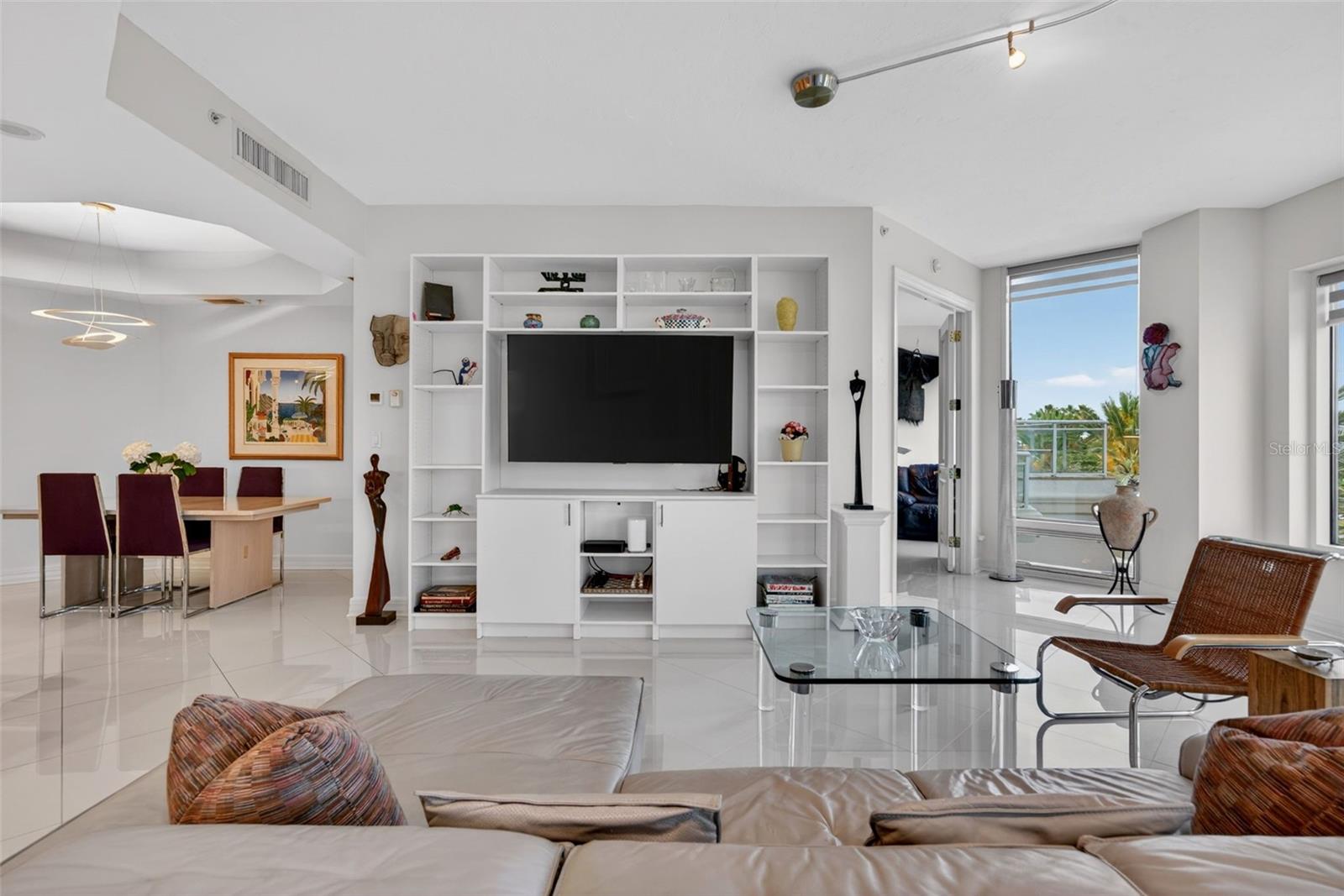 Image 24 of 78 For 340 Palm Avenue 14