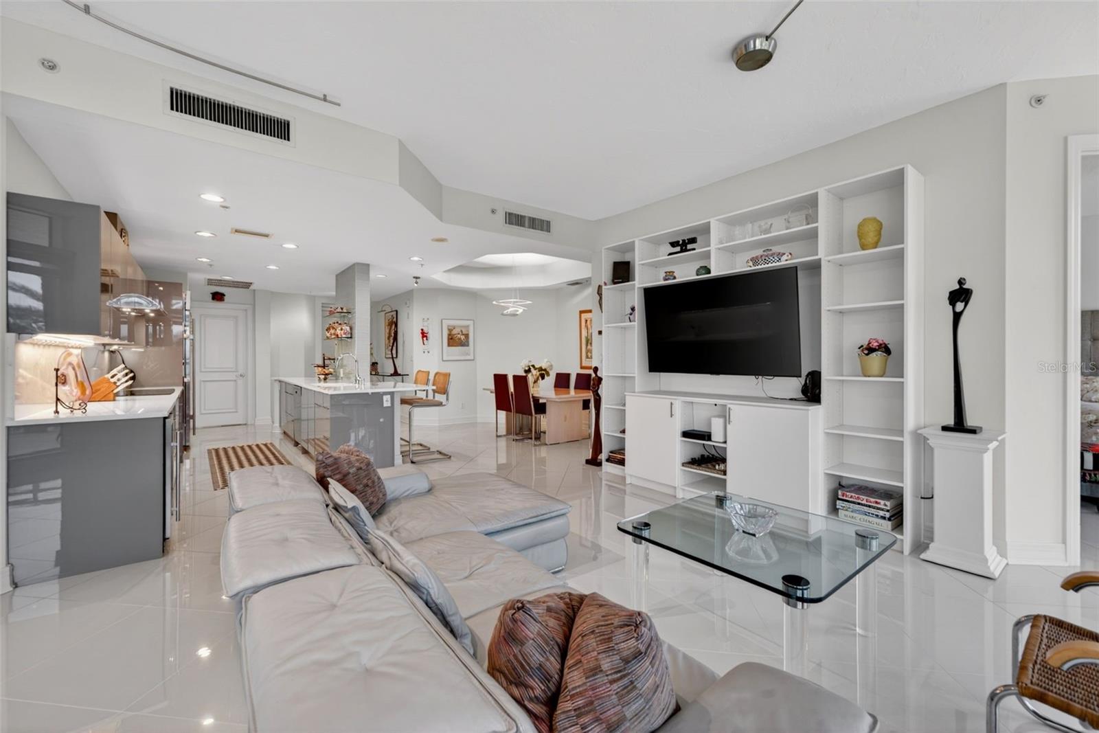 Image 25 of 78 For 340 Palm Avenue 14