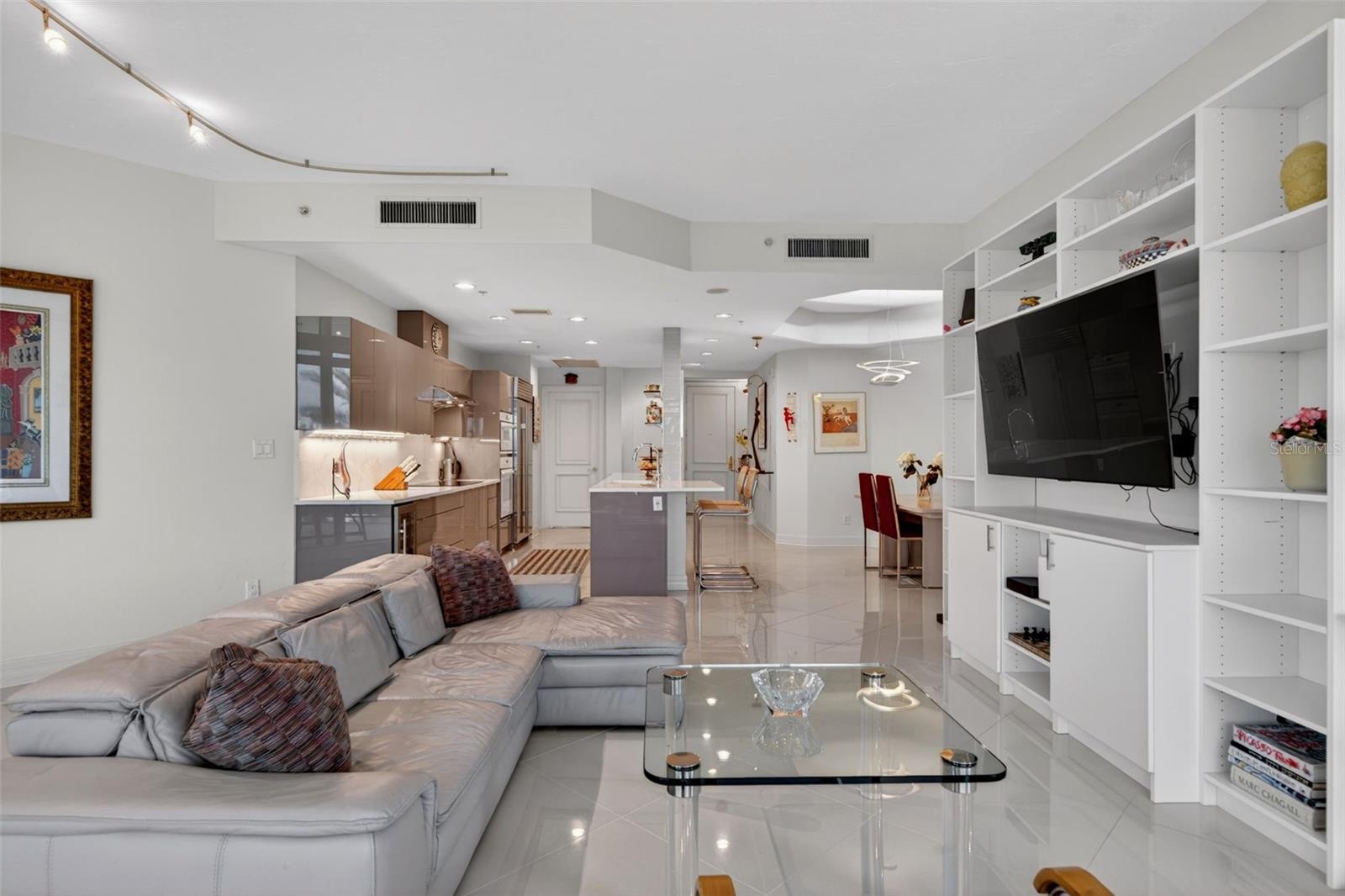 Image 26 of 78 For 340 Palm Avenue 14