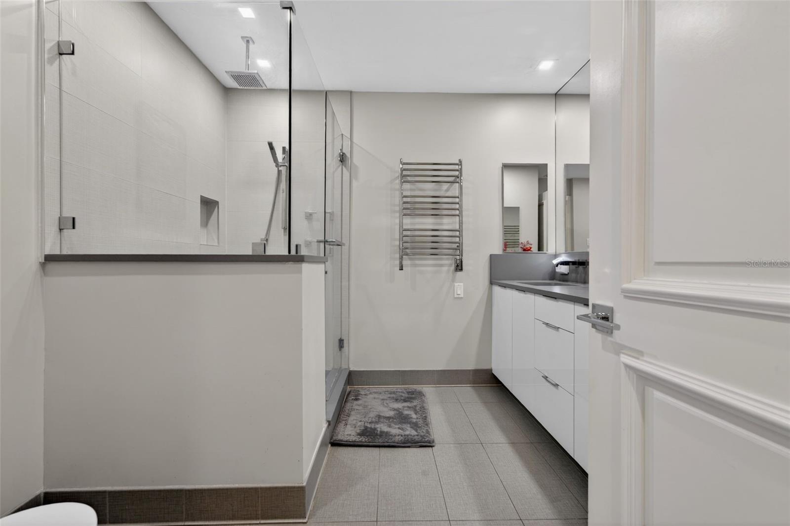 Image 37 of 78 For 340 Palm Avenue 14