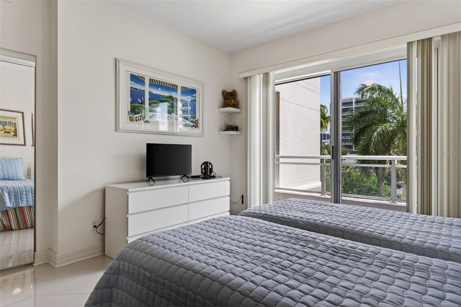 Image 40 of 78 For 340 Palm Avenue 14