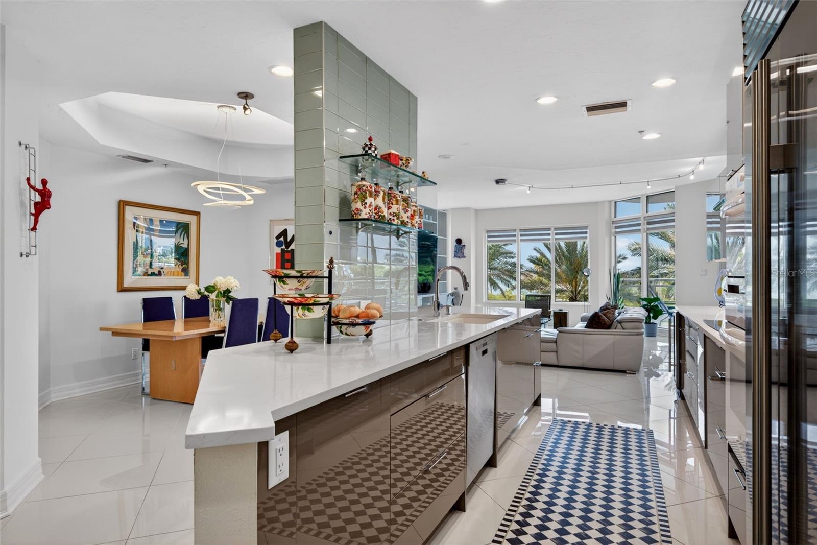 Image 5 of 78 For 340 Palm Avenue 14