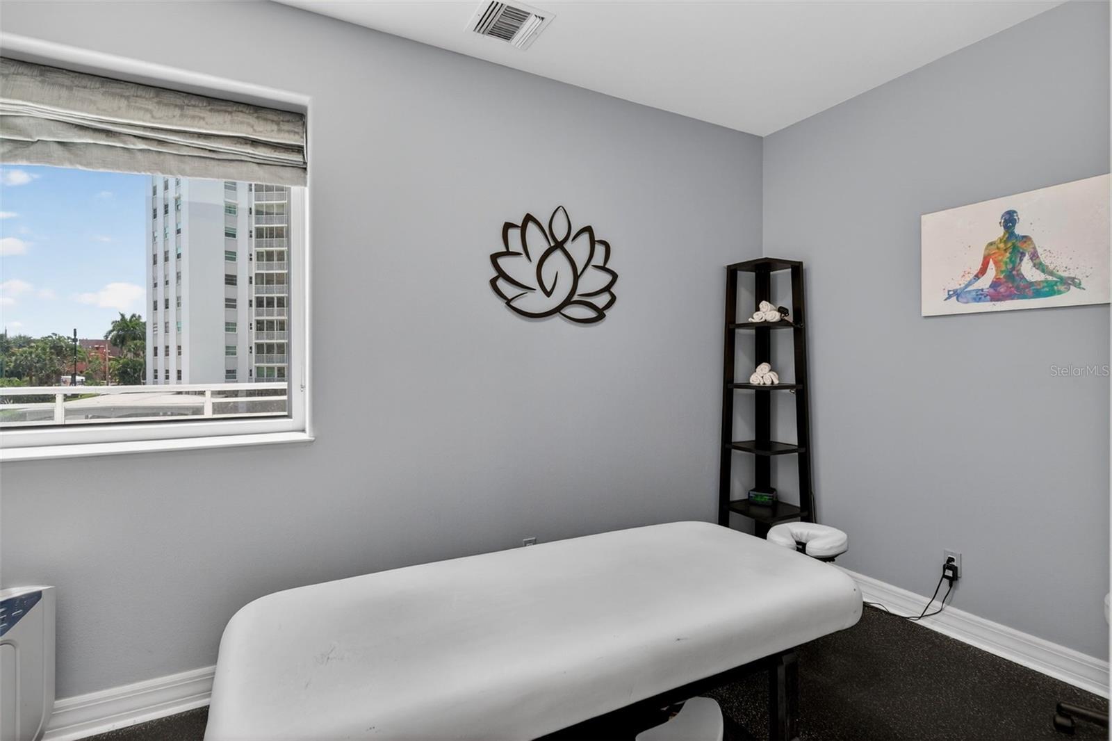 Image 56 of 78 For 340 Palm Avenue 14