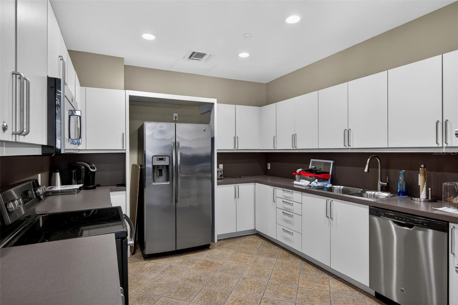 Image 60 of 78 For 340 Palm Avenue 14