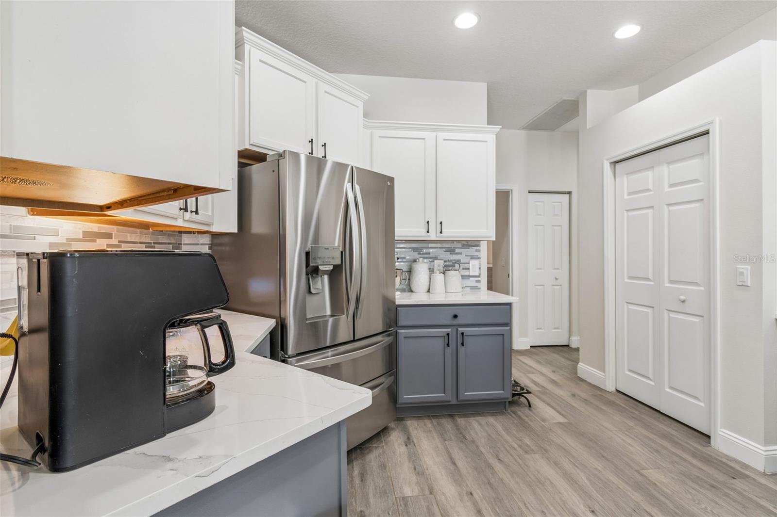 Image 13 of 62 For 9617 Summer House Lane