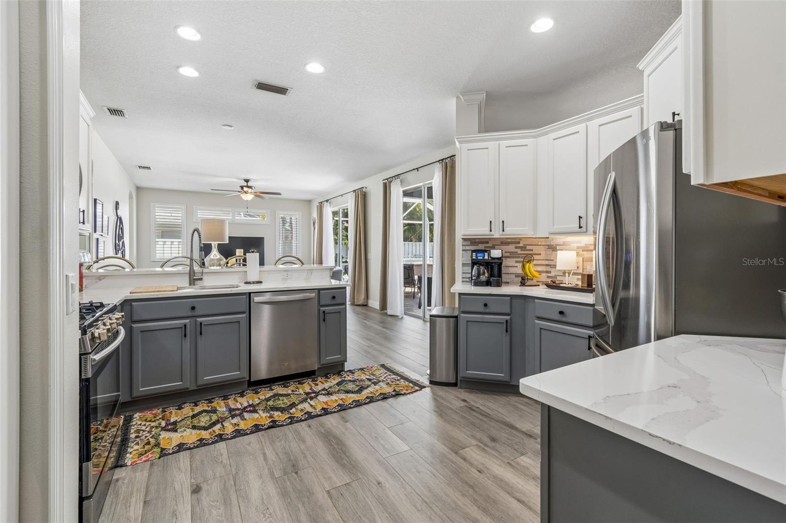 Image 17 of 62 For 9617 Summer House Lane