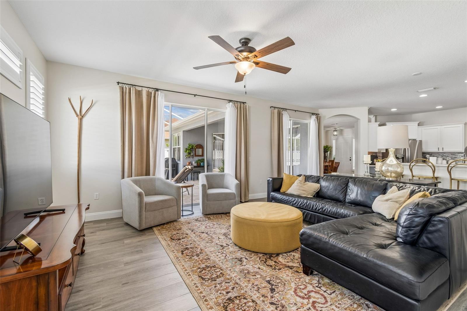 Image 21 of 62 For 9617 Summer House Lane